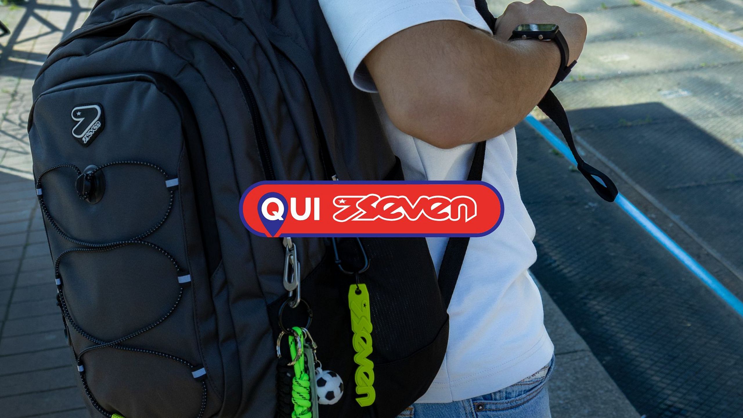 Qui Seven Banner Shop