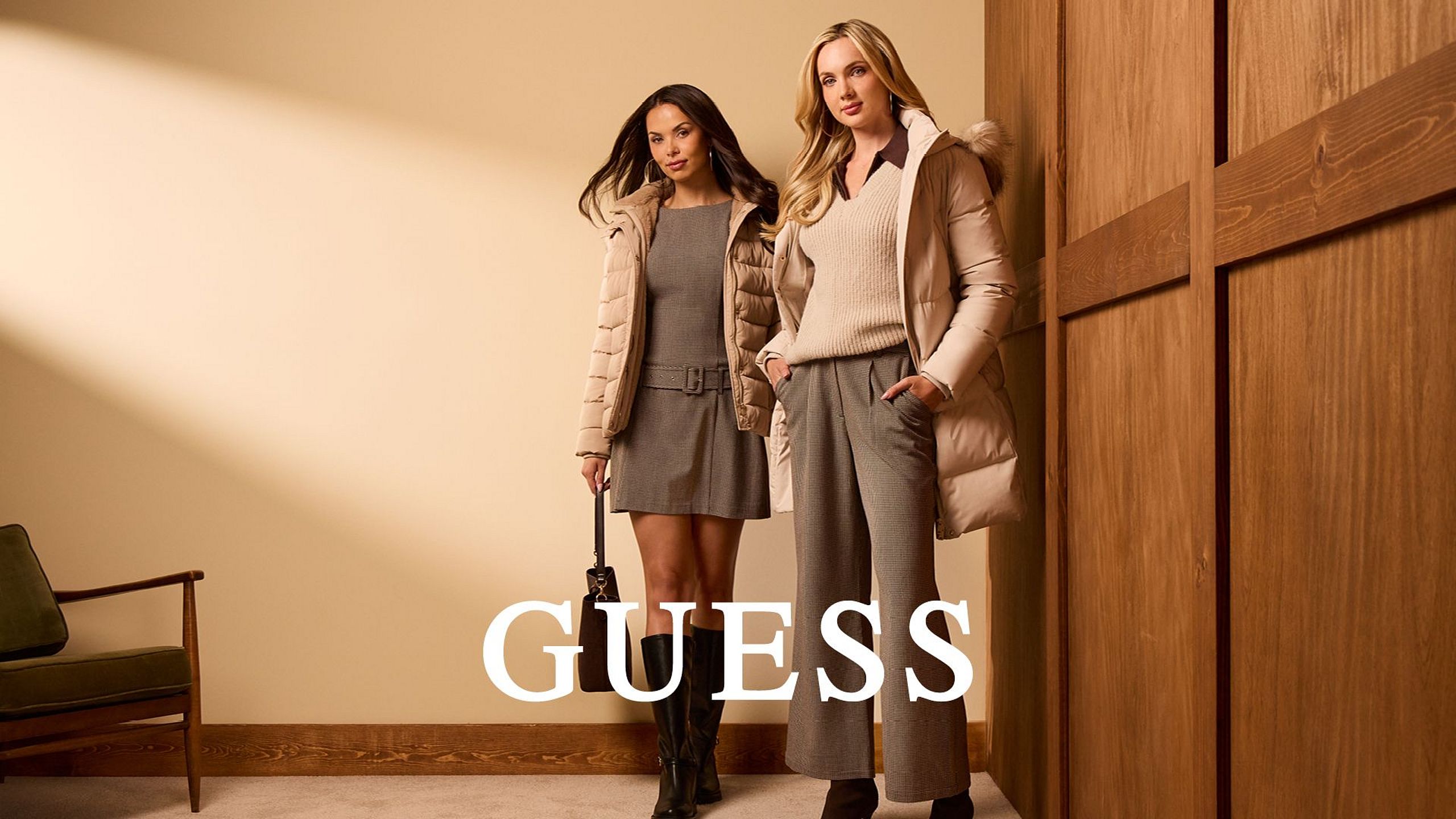 Guess Banner Shop
