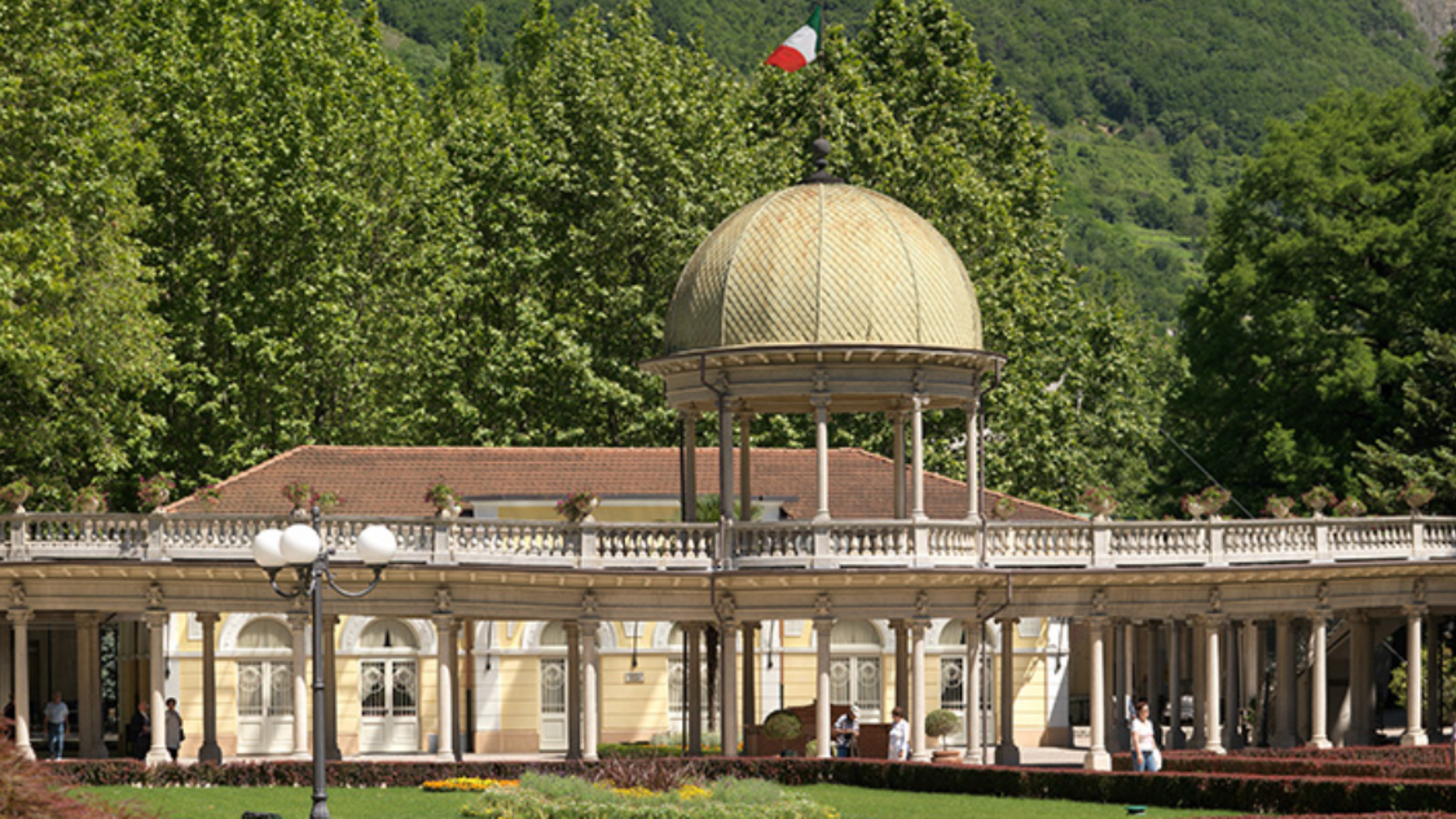 il centro termale TERME DI BOARIO è composto da 4 sorgenti naturali ideali per curare e rigenerare il corpo e lo spirito 