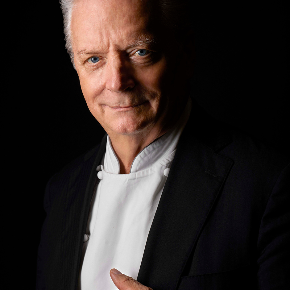 Iginio Massari, il famoso mastro pasticcere in un evento natalizio esclusivo a Franciacorta designer village