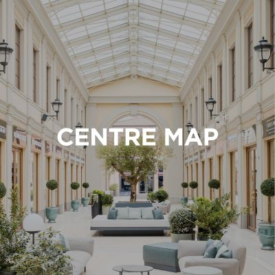 L'immagine mostra una parte del Franciacorta Designer Village. Sopra di essa è posizionato il testo Mappa del centro in inglese.